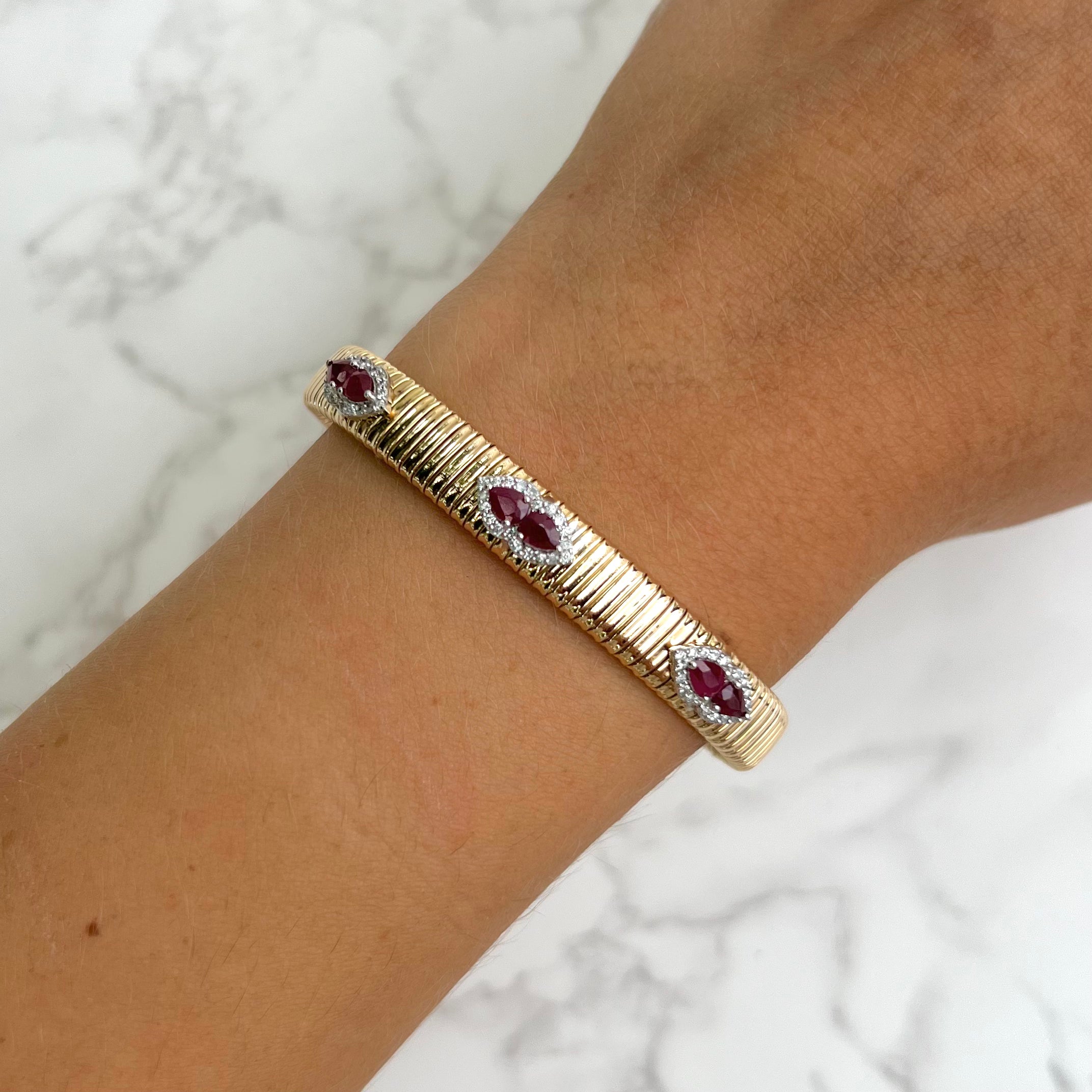 希少✨Chloe Ribbon Rhinestone Gold Bangle 14K GOLD DIAMOND RUBY CHLOE BANGLE – Jen K Online