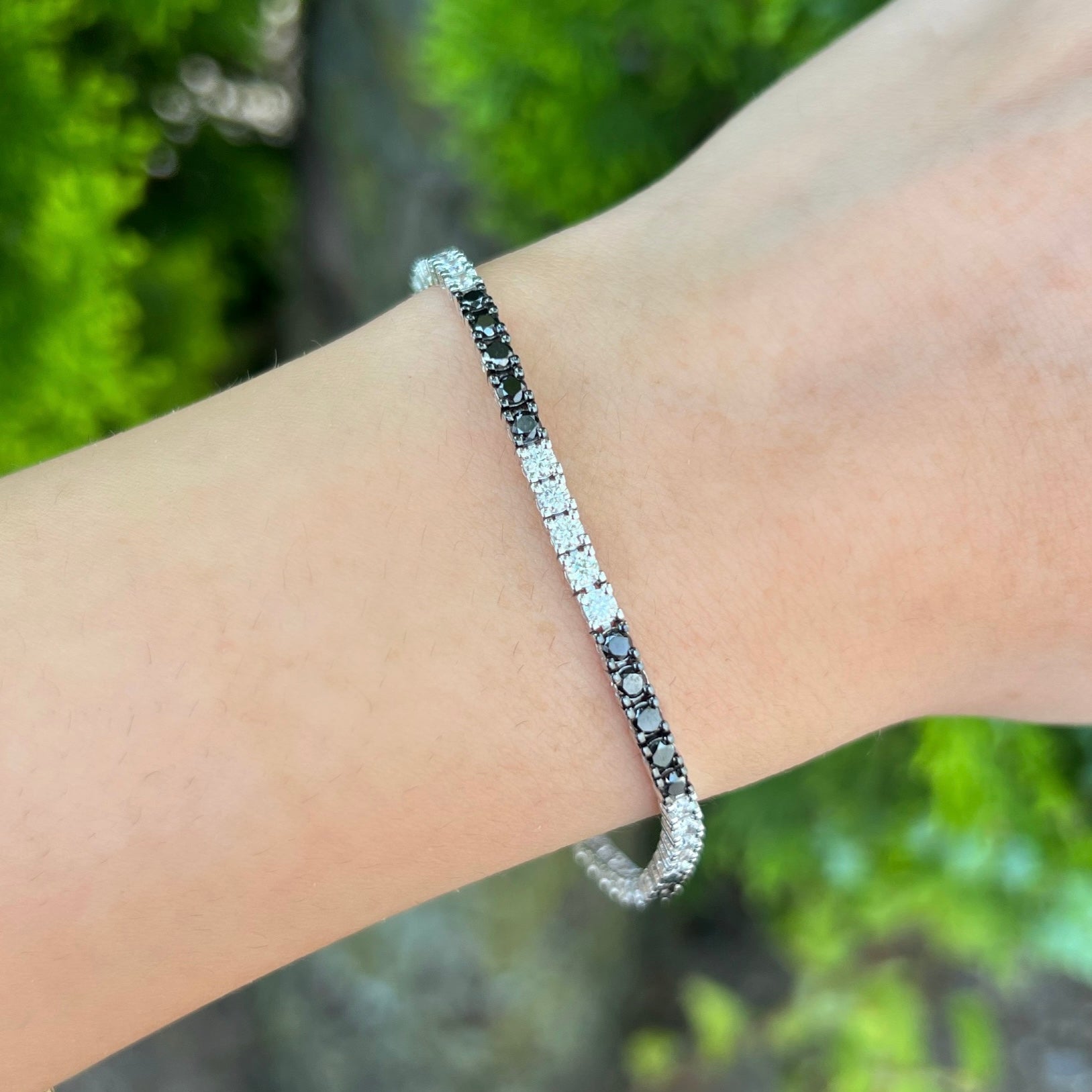 14K GOLD DIAMOND AND BLACK DIAMOND COLETTE TENNIS BRACELET – Jen K