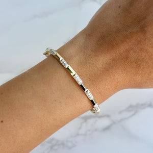 14K GOLD DIAMOND AVRIL BANGLE