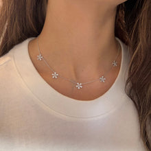 14K GOLD DIAMOND SMALL MAGGIE FLOWER NECKLACE
