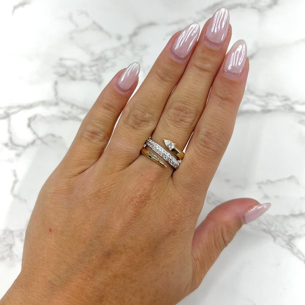 14K GOLD DIAMOND LAUREL RING