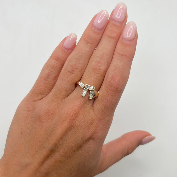 14K GOLD DIAMOND BAGUETTE CHAI RING