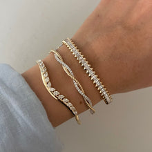 14K GOLD DIAMOND DVORA BANGLE