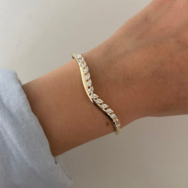 14K GOLD DIAMOND SHELLEY BANGLE