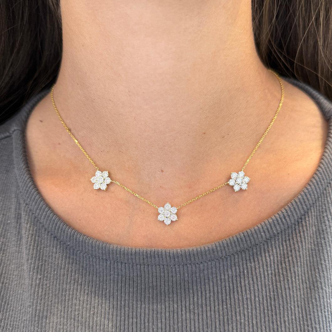 14K GOLD DIAMOND LARGE HANNAH 3 FLOWER NECKLACE