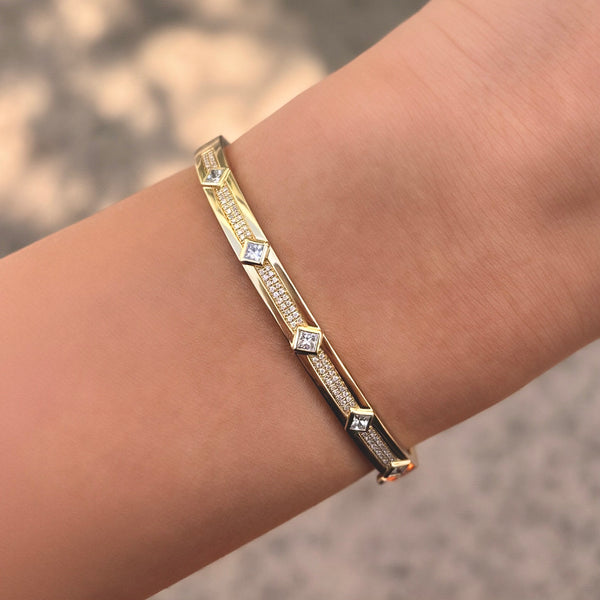 14K GOLD DIAMOND DAPHNE BANGLE