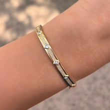 14K GOLD DIAMOND DAPHNE BANGLE