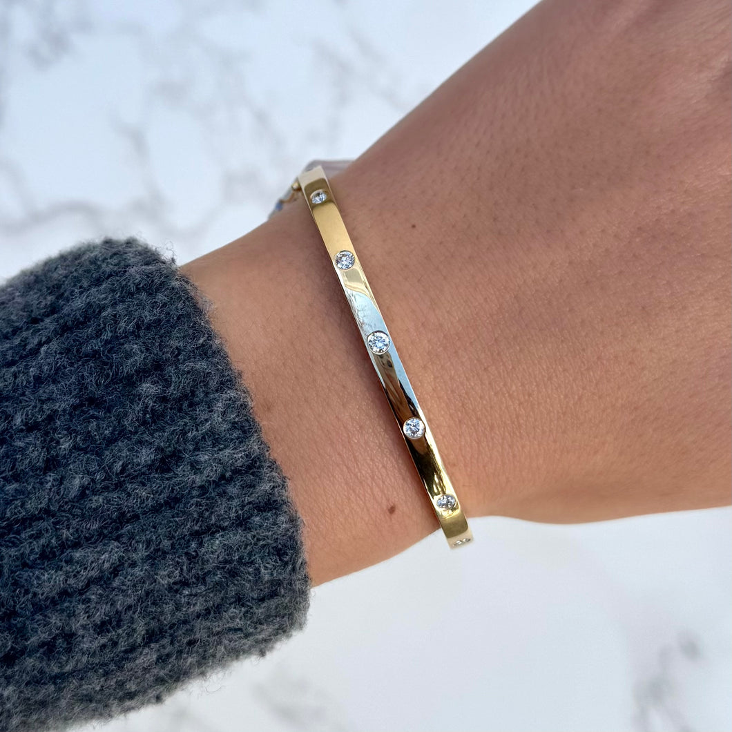 14K GOLD DIAMOND AVERY BANGLE