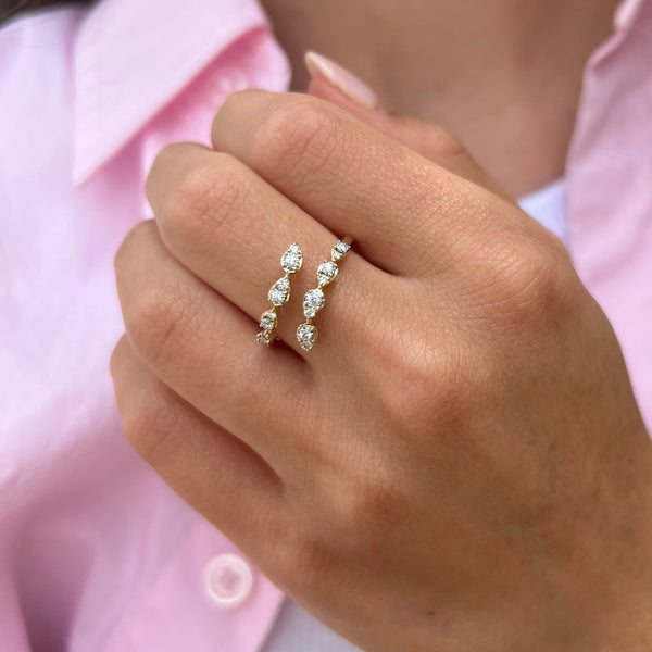 14K GOLD DIAMOND IZZY RING