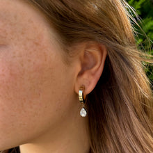 14K GOLD DIAMOND CLEO HOOPS