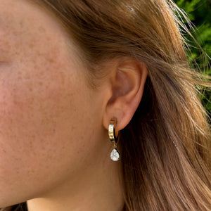 14K GOLD DIAMOND CLEO HOOPS