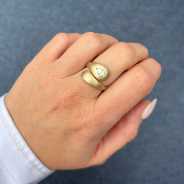 14K GOLD DIAMOND MATTE JASMINE RING