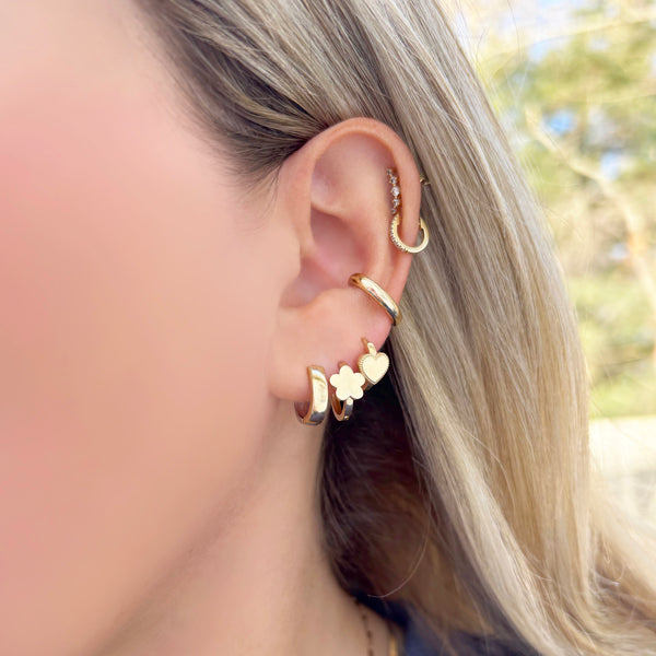 14K GOLD SARELLE FLOWER HUGGIES