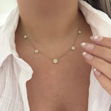 14K GOLD DIAMOND LISA FLOWER NECKLACE