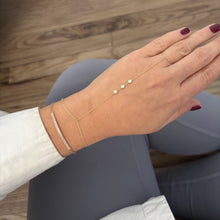 14K GOLD DIAMOND RACQUI HAND CHAIN