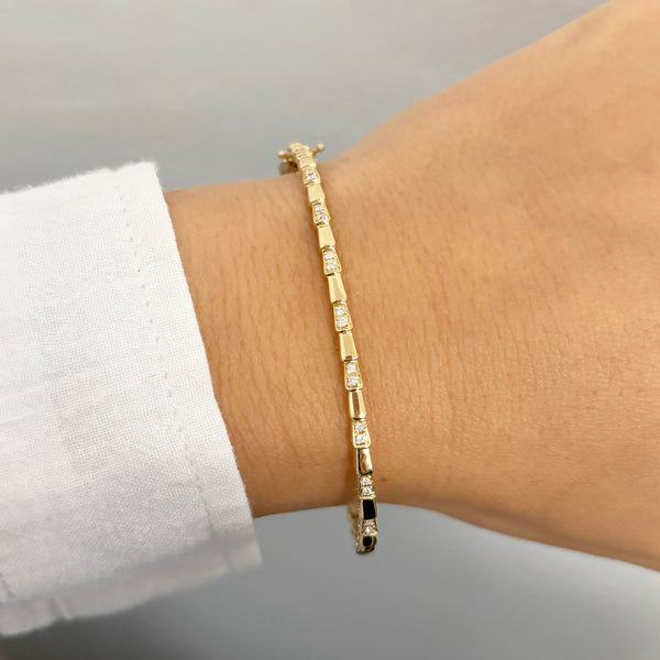 14K GOLD DIAMOND LANEY BANGLE