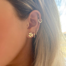 14K GOLD DIAMOND SMALL BELLA FLOWER STUDS