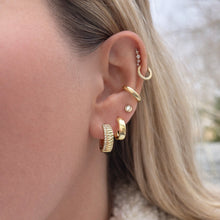 14K GOLD DIAMOND IZZY HUGGIES