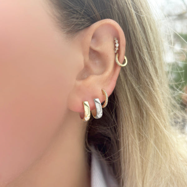 14K GOLD SMALL REVERSIBLE HANNAH HUGGIES