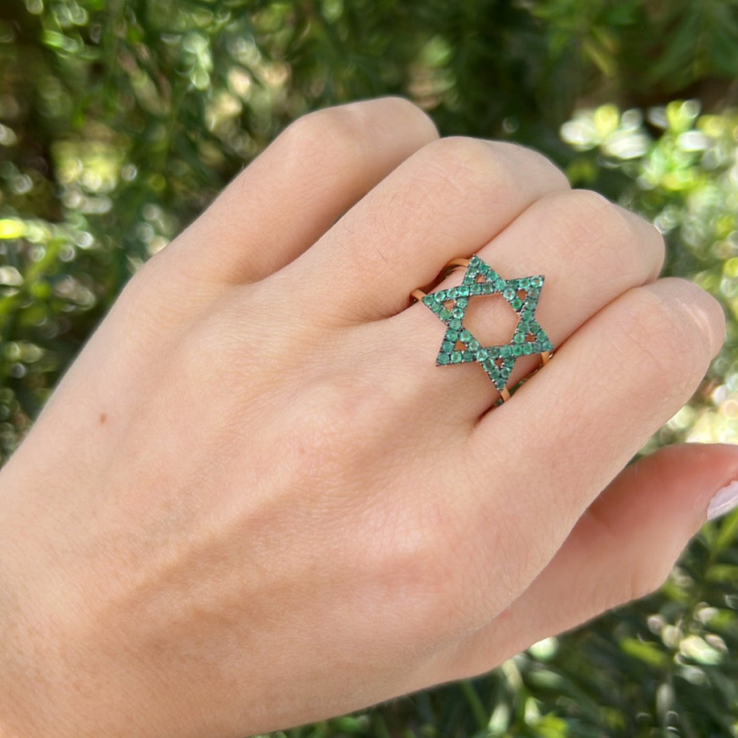 14K GOLD AND EMERALD MAGEN DAVID RING